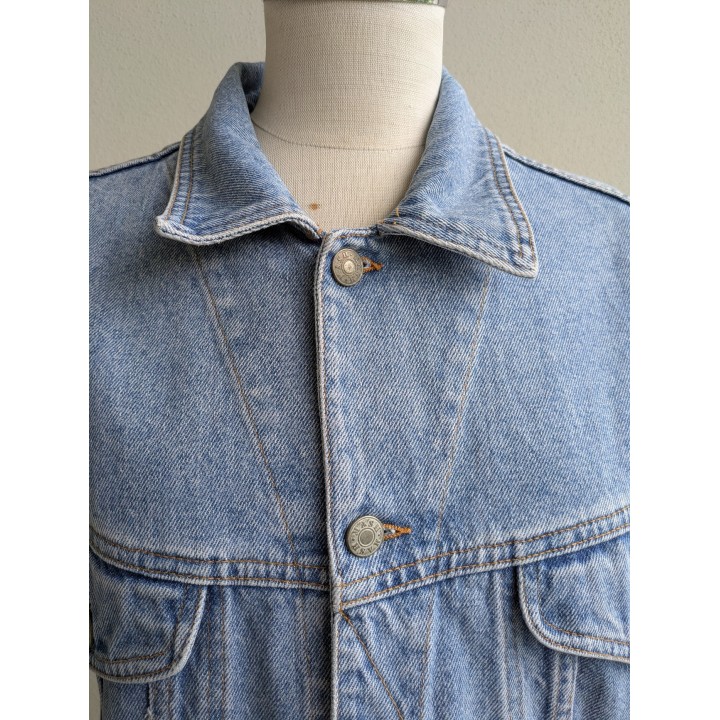 Giubbino in jeans vintage Mash, lavaggio chiaro, iconico.  Tasche esterne classiche ma interne.