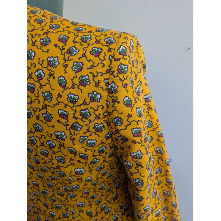 Giacchina corta in cotone gialla con fiori stilizzati. Pazzesca.  Un pezzo sicuramente unico che non passa inosservato