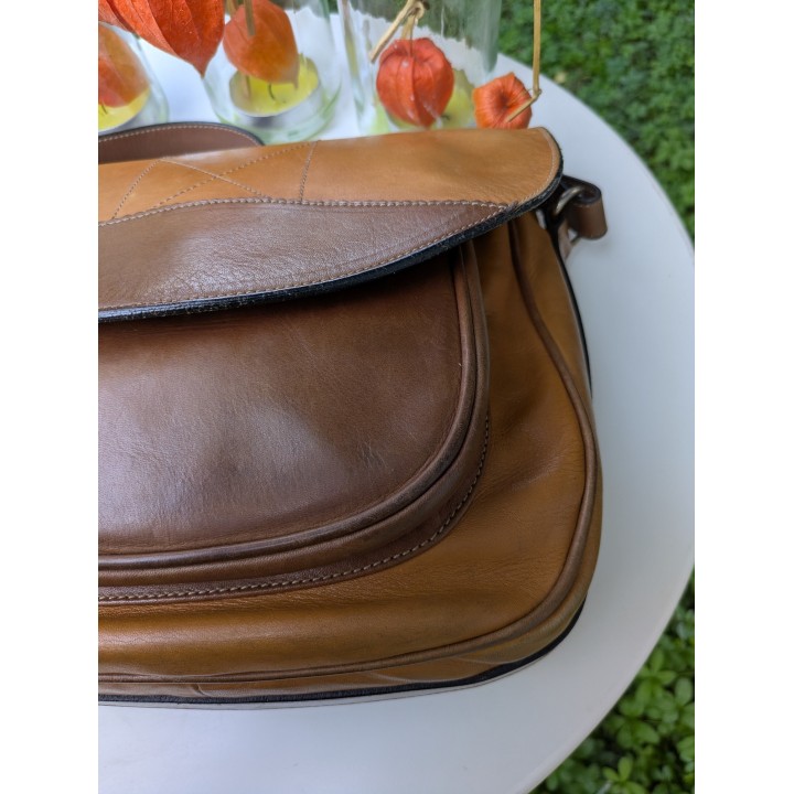 Borsa in pelle con tracolla
