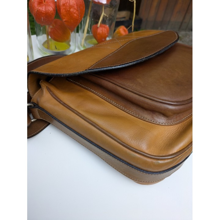 Borsa in pelle con tracolla