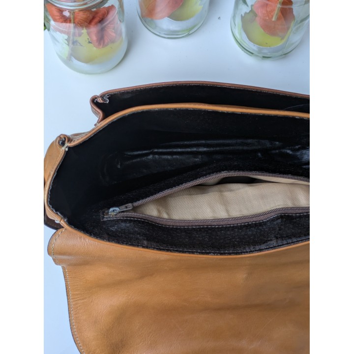 Borsa in pelle con tracolla