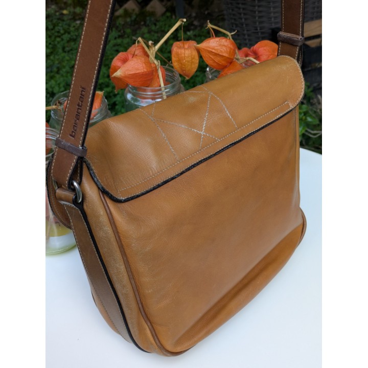 Borsa in pelle con tracolla