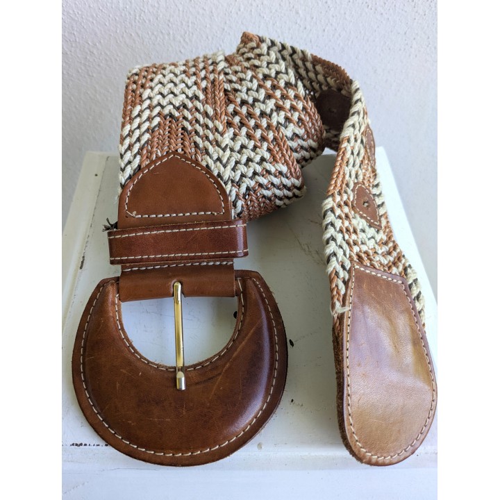 Cintura in pelle e corda